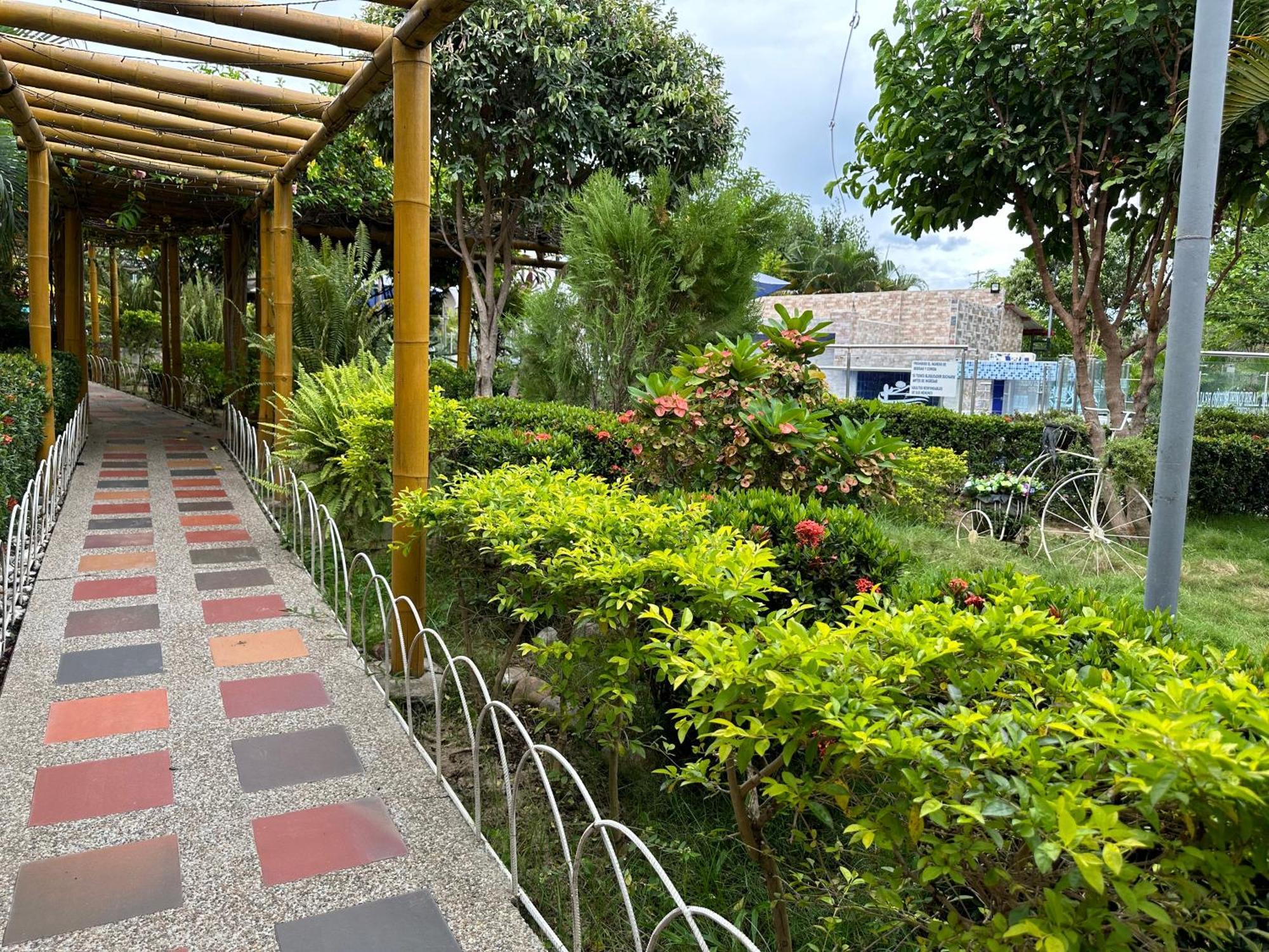 Hv Sueno Real Tatacoa Hotel Villavieja Exterior foto